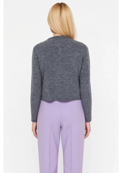 Kadınlara Özel Yumuşak Dokulu Iki Parçalı Crop Triko Takım Günlük Şıklık ve Fonksiyonel Şık indirimleri