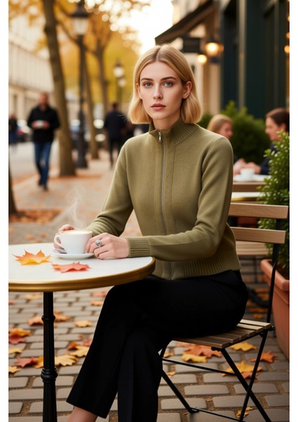 Kadın Fermuarlı Dik Yaka Triko Hırka Yumuşak Dokulu Rahat Kesim Şık Tasarım Fonksiyonel Spor fiyatları