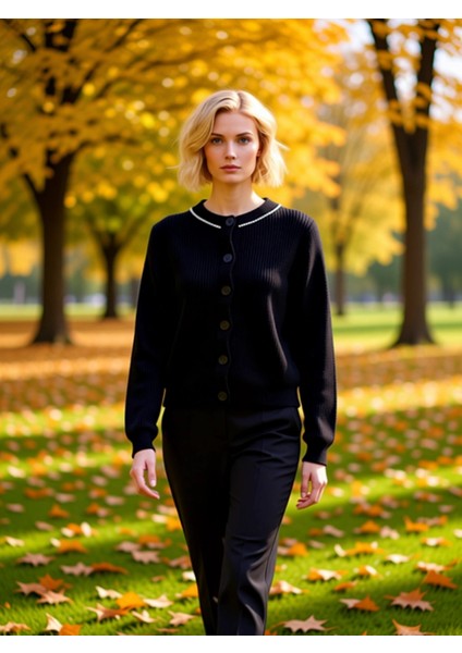 Kadın Ribanalı Bisiklet Yaka Inci Detaylı Düğmeli Triko Hırka Şık ve Konforlu Kombinler Oluşturun