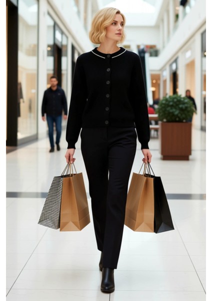 Kadın Ribanalı Bisiklet Yaka Inci Detaylı Düğmeli Triko Hırka Şık ve Konforlu Kombinler Oluşturun modelleri