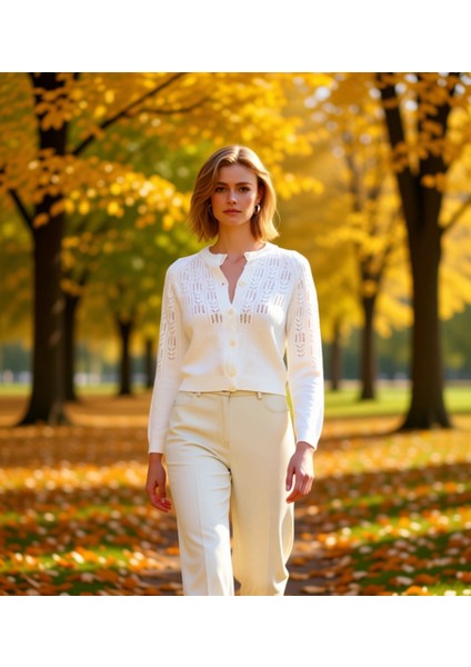 Kadın Şık ve Rahat Kısa Kesim Düğmeli Yumuşak Dokulu Ajurlu Delikli Triko Hırka Günlük Kullanım