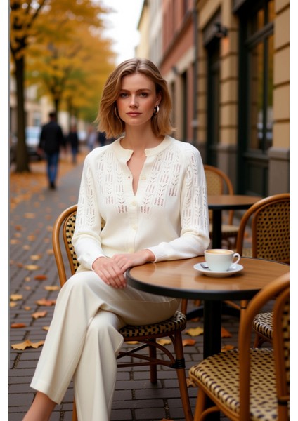 Kadın Şık ve Rahat Kısa Kesim Düğmeli Yumuşak Dokulu Ajurlu Delikli Triko Hırka Günlük Kullanım fiyatları