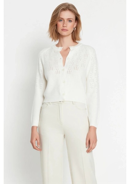 Kadın Şık ve Rahat Kısa Kesim Düğmeli Yumuşak Dokulu Ajurlu Delikli Triko Hırka Günlük Kullanım fırsatları