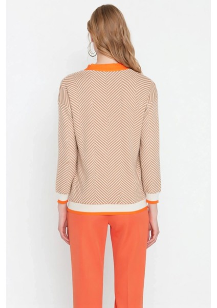 Kadın Oversize Geometrik Desenli Düğmeli Triko Hırka Konforlu Günlük Stilin Tamamlayıcısı Şık indirimleri