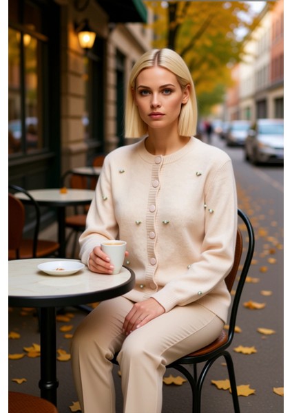 Kadın Taş Işlemeli Bisiklet Yaka Triko Hırka Rahat Kesim Uzun Kollu Günlük Şıklık Sunan Tasarım fiyatları