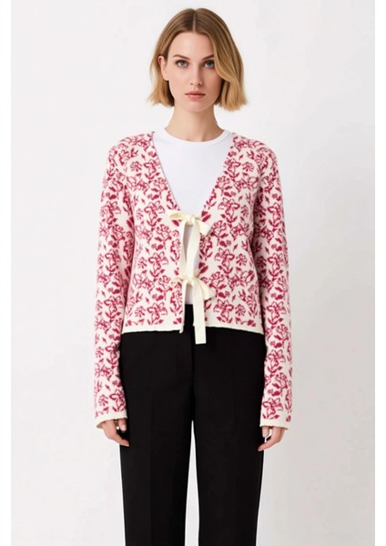 Kadın Desenli V Yaka Triko Hırka Kurdele Detaylı Fonksiyonel Dayanıklı Kaliteli Konforlu Şık fırsatları