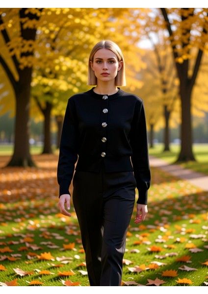 Kadın Regular Kalıp Gül Düğmeli Crop Triko Hırka Ceket Görünümlü Modern Şıklık Sunumu Spor