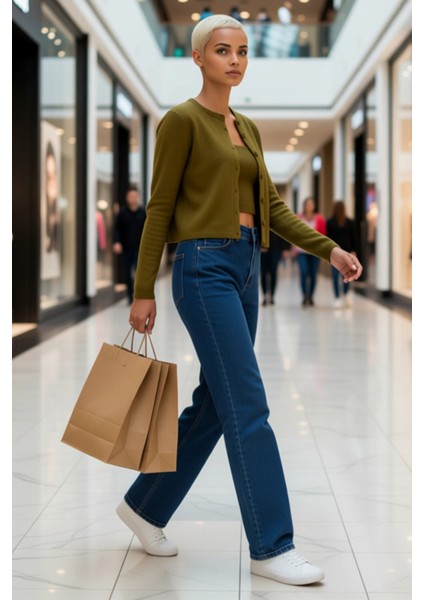 Kadınlara Özel Yumuşak Dokulu Iki Parçalı Crop Triko Takım Günlük Şıklık ve Fonksiyonel Şık modelleri