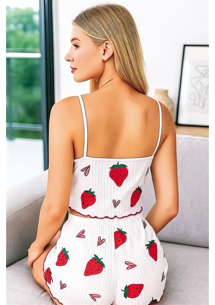 Arias Closet Penye Kumaş Çilek Desen Beyaz Şortlu Takım fiyatları