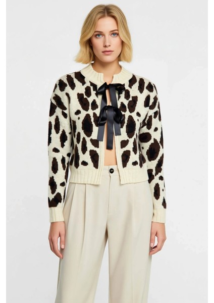 Kadın Leopar Desenli Önü Bağlama Detaylı Yumuşak Dokulu Uzun Kollu Regular Kalıp Crop Triko Hırka fırsatları