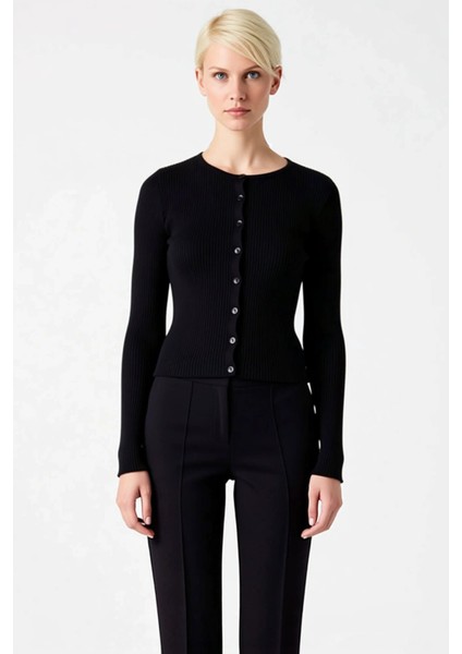 Merserize Görünümlü Fitilli Triko Hırka Kadın Gardırobunun Vazgeçilmez Parçası fırsatları