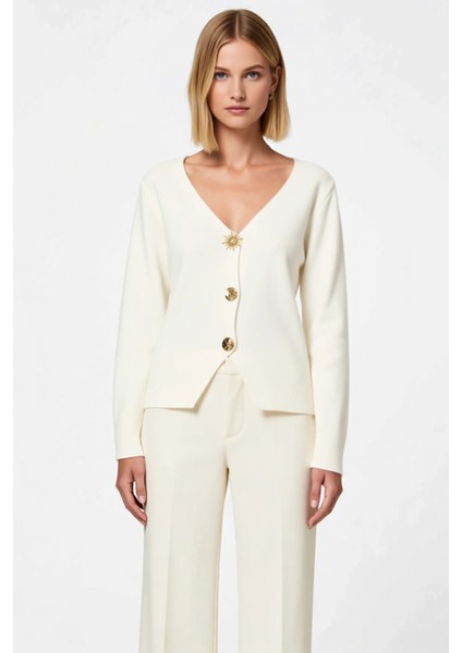 Kadın Şık V Yaka Düğmeli Triko Hırka Zamansız Tasarımıyla Gündelik ve Özel Anlara Uyum Sağlayan fırsatları