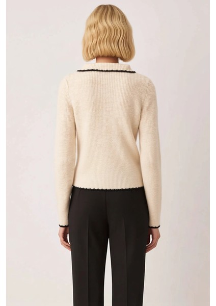 Kadın Kontrast Detaylı Polo Yaka Triko Hırka Günlük Şıklık ve Konfor Sunan Tasarım Estetik indirimleri