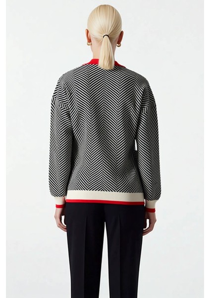 Kadın Oversize Geometrik Desenli Düğmeli Triko Hırka Konforlu Günlük Stilin Tamamlayıcısı Şık indirimleri