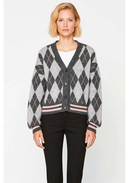 Kadın Baklava Desenli Oversize V Yaka Düşük Kol Triko Hırka Gündelik Şıklığınızın Anahtarı fırsatları