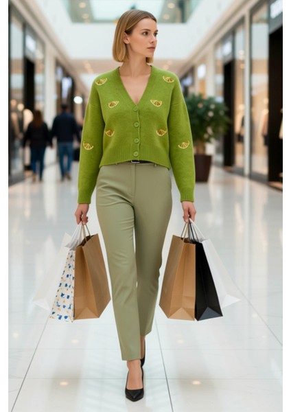 Kadın Oversize Crop V Yaka Düşük Kol Nakışlı Triko Hırka Portakal Dilimi Desenli Yumuşak Dokulu modelleri