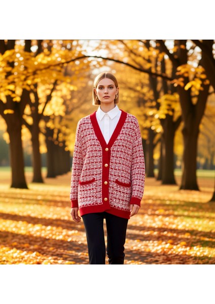 Kadın Geniş Kalıp V Yaka Düşük Kol Dokulu Simli Tüvit Görünümlü Uzun Triko Hırka Düğmeli Şık