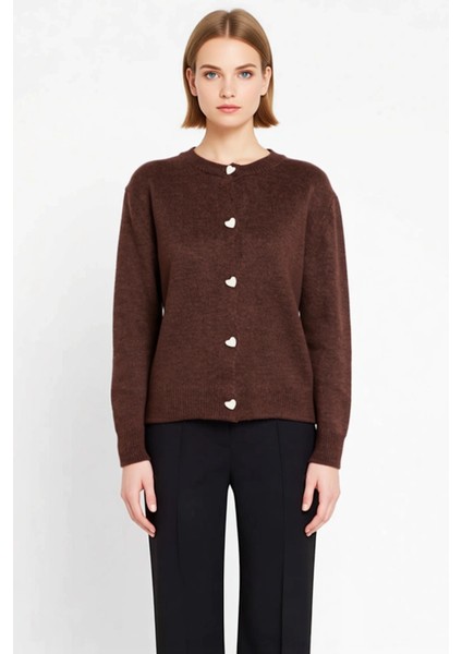 Kadın Yumuşak Dokulu Kalp Düğmeli Triko Hırka Ceket Görünümüyle Şıklık ve Konforu Birleştiriyor fırsatları