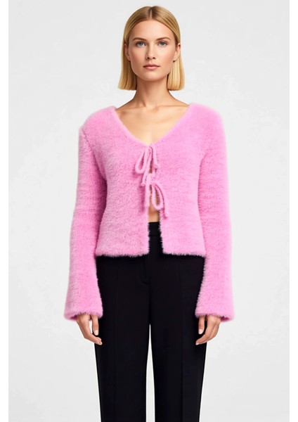 Kadın Tüylü Bağlama Detaylı Crop Triko Hırka Günlük Şıklık ve Sunan Modern ve Konforlu Tasarım modelleri