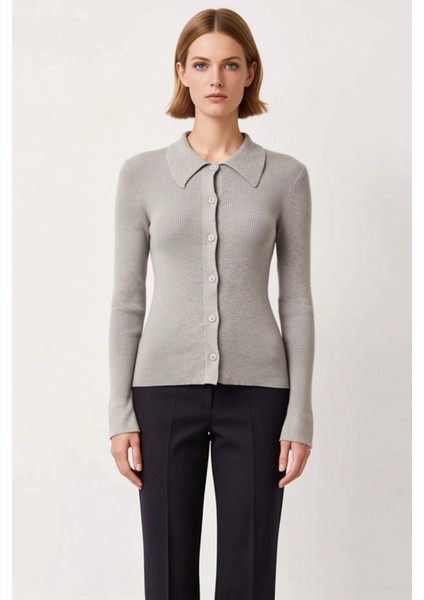 Kadın Ribanalı Polo Yaka Triko Hırka Zamansız Stil ve Günlük Kombinlerin Anahtar Parçası Şık fırsatları