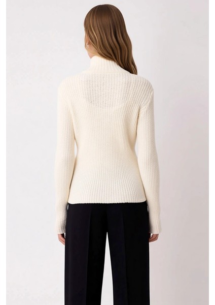 Kadın Gardırop Temelleri Fermuarlı Dik Yaka Yumuşak Dokulu Fit Kesim Uzun Kollu Triko Hırka indirimleri