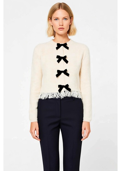 Kadın Dokulu Buklet Iplik Düşük Kol Bisiklet Yaka Kurdele Detaylı Püsküllü Kısa Triko Hırka fırsatları