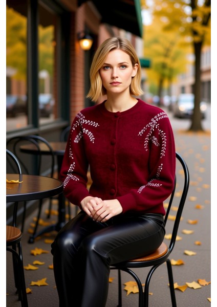 Kadın Nakışlı Crop Triko Hırka Fonksiyonel Dayanıklı Kaliteli Konforlu Estetik Premium Şık fiyatları