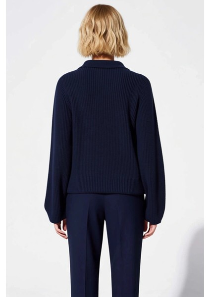 Kadın Polo Yaka Düz Dokulu Triko Hırka Modern Kesimiyle Günlük Şıklık ve Konfor Sunan Çok Yönlü Bir indirimleri