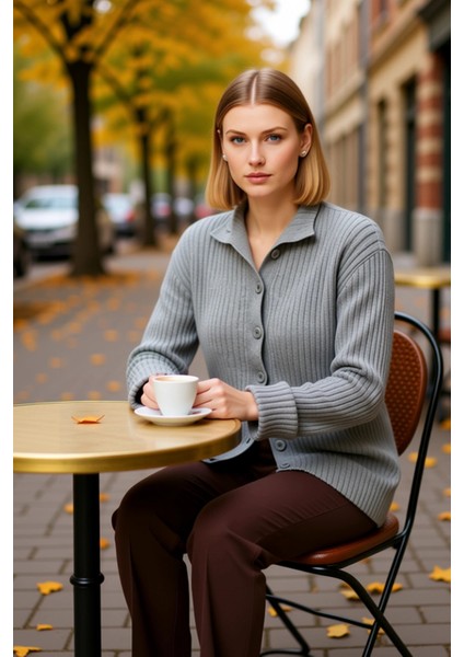 Kadın Polo Yaka Fitilli Triko Hırka Düşük Omuz Detaylı Rahat Kalıp Düğmeli Tasarım Günlük Şıklık fiyatları