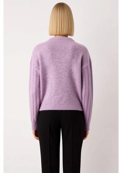 Kadın Düğme Detaylı Saç Örgü Desenli Düşük Omuzlu Geniş Kalıp Triko Hırka Rahat ve Şık Görünüm indirimleri