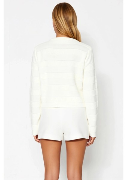 Kadın Dokulu Bisiklet Yaka Crop Triko Hırka Uzun Kollu Şık Düğmeli Rahat Kalıp Günlük Şıklık Sunar indirimleri