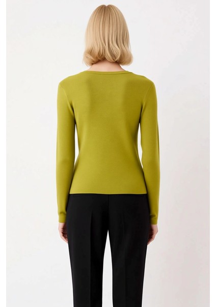 Kadın Düğmeli Bisiklet Yaka Uzun Kollu Ince Dokulu Yumuşak Regular Kesim Günlük Triko Hırka indirimleri