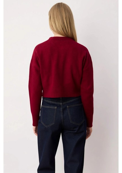 Kadın Oversize Düğmeli Crop Triko Hırka Yumuşak Dokusuyla ve Rahatlığı Bir Arada Sunar Şık indirimleri