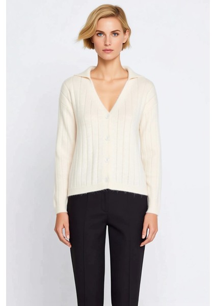 Modern Kadın Giyiminin Vazgeçilmezi Polo Yaka Uzun Kollu Triko Hırka Her An Şıklık Sunar ve Konfor fırsatları