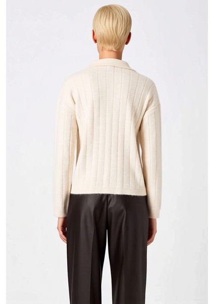 Modern Kadın Giyiminin Vazgeçilmezi Polo Yaka Uzun Kollu Triko Hırka Her An Şıklık Sunar ve Konfor indirimleri