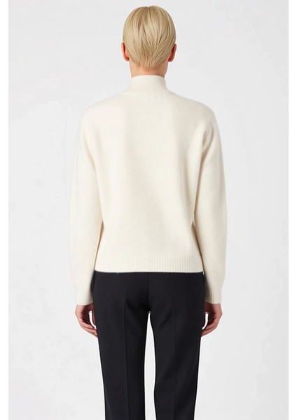 Kadın Fermuarlı Dik Yaka Papatya Detaylı Triko Hırka Günlük Şıklık ve Konfor Sunan Zarif Bir Parça indirimleri