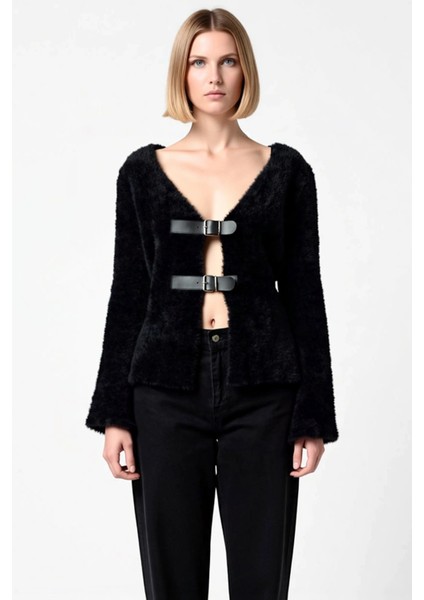 Kadın Tüylü V Yaka Tokalı Triko Hırka Modern ve Şık Görünüm Sunan Özel Tasarım Ile Tarzınızı fırsatları