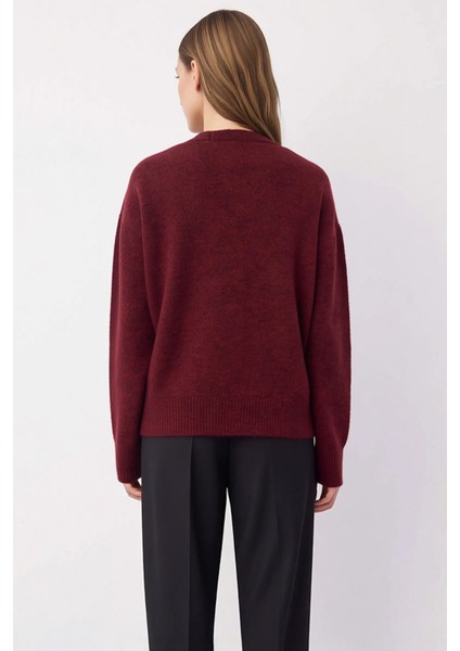 Kadın Geniş Kalıp V Yaka Düğmeli Triko Hırka Konforlu ve Zamansız Bir Stil Sunar Günlük Kullanım indirimleri