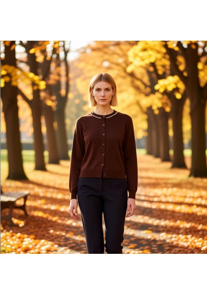 Kadın Taş Işlemeli Bisiklet Yaka Düz Kesim Uzun Kollu Triko Hırka Kış Aylarının Konforlu ve Şık