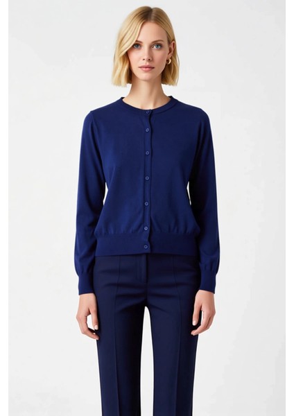 Kadın Zamansız Şıklık Sunan Klasik Düğmeli Hırka Konforlu %100 Pamuk Örgü Tasarım Günlük Kullanım fırsatları