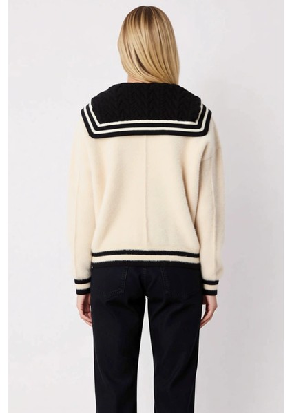 Kadın Denizci Yaka Çizgili Detaylı Düğmeli Geniş Kalıp Peluş Dokulu Bomber Ceket Tarzı Hırka indirimleri