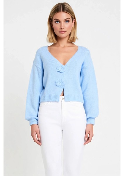 Kadın Regular Kesim V Yaka Balon Kol Gül Detaylı Crop Triko Hırka Yumuşak Dokusuyla Şıklık Sunar fırsatları