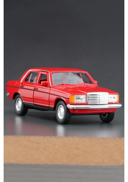 Kırmızı Mercedes 230E Açılır Kapı Çek Bırak Oyuncak Araba 1:32 Ölçek 11 cm