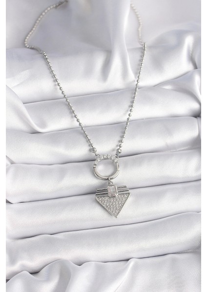 316L Çelik Gümüş Renk Topçuk Zincir Zirkon Taşlı Üçgen Model Kadın Kolye fiyatları