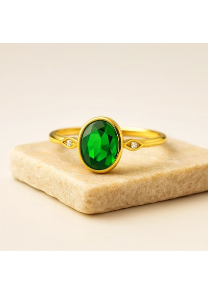 14 Ayar Altın Oval Kesim Zümrüt Yüzük
