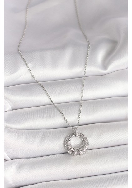 316L Çelik Gümüş Renk Zincir Zirkon Taş Işlemeli Daire Model Kadın Kolye fiyatları