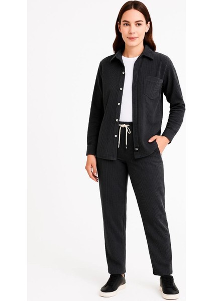 Kadife Oversize Takım – Gömlek ve Pantolon Ikili Set Füme Corduroy Şıklığı, Rahat ve Zari modelleri