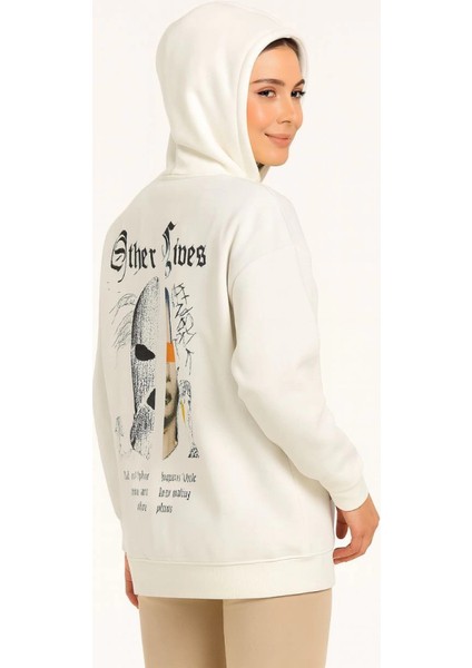 Oversize Üç Iplik Şardonlu Kapüşonlu Sweatshirt – Beyaz “other Lives” Ön ve Arka Baskı