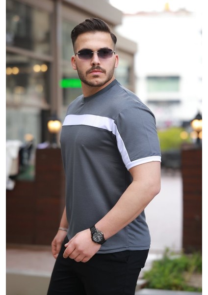 Erkek Şerit Detaylı Kısa Kollu T-Shirt fiyatları