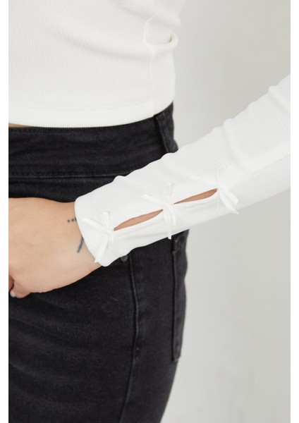 Fitilli Kolları Fiyonk Detaylı Bluz